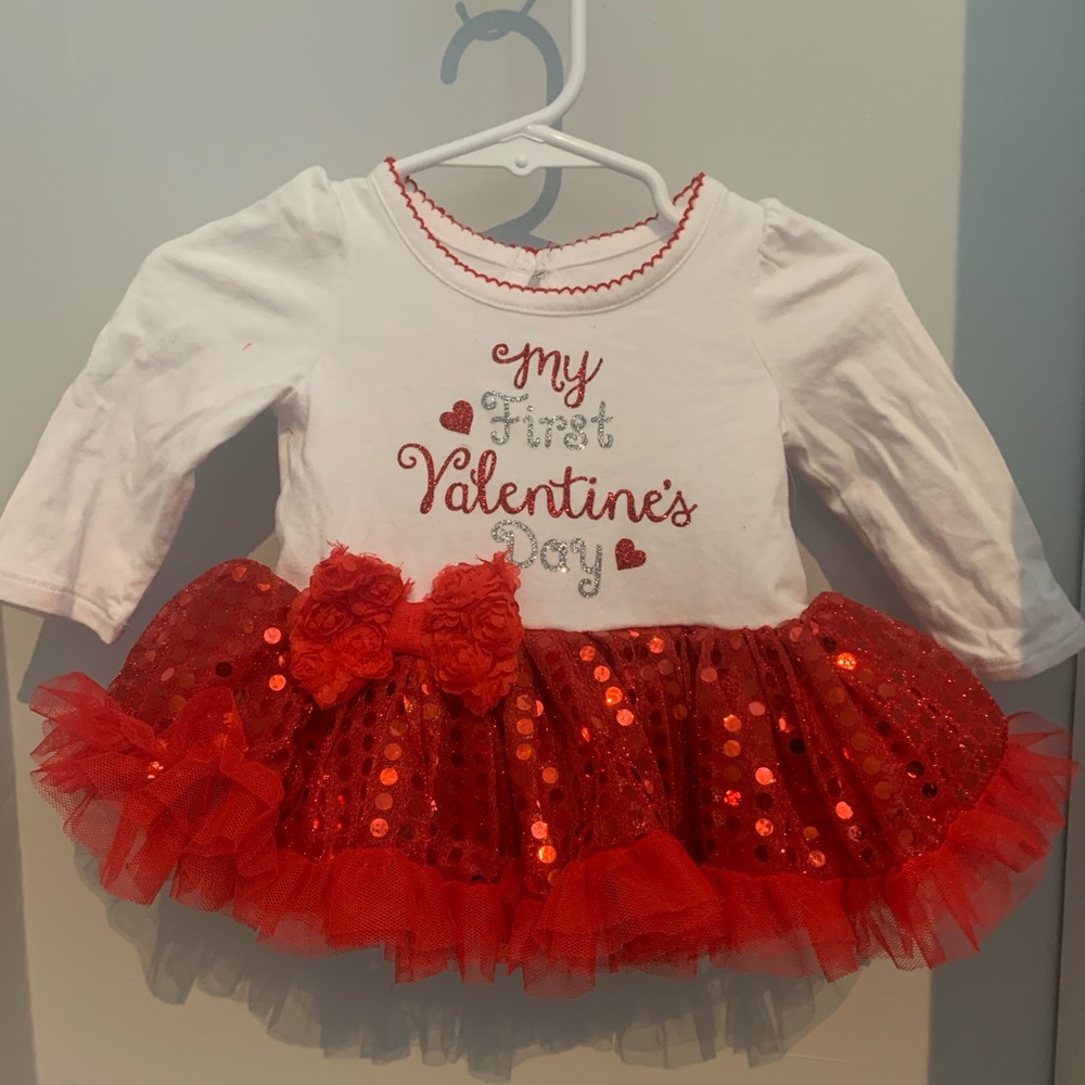 NWOT - adorable Valentine’s baby 1-pc shirt and tutu!